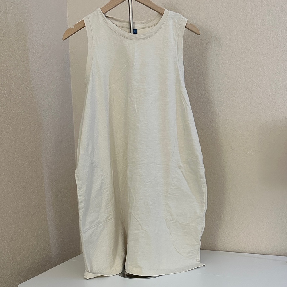 Old Navy Cream Sleeveless Shift Dress with Side Pockets